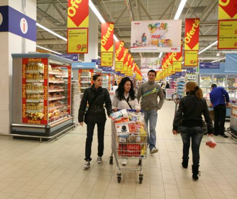 Comisia Europeană blochează “impozitul pe supermarketuri” introdus de Polonia