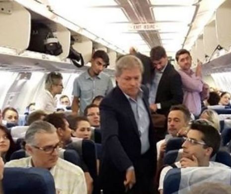 Cum a fost surprins PREMIERUL României în avionul spre Munchen. Atitudinea sa NU A TRECUT NEOBSERVATĂ: "Asta din cauza noastră"