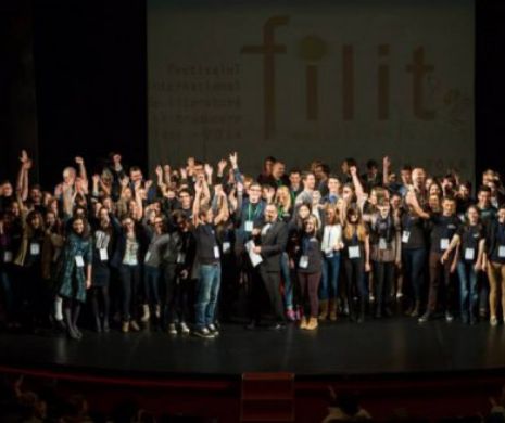 Liceenii premiază scriitori în cadrul FILIT 2016