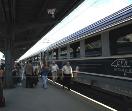 O TREIME din trenurile CFR Călători riscă să fie trase PE LINIE MOARTĂ din 2017