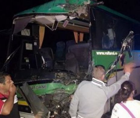 Peste 13 RĂNIŢI în Argeş în urma unui ACCIDENT între două autobuze. A fost declanşat PLANUL ROŞU de INTERVENŢIE