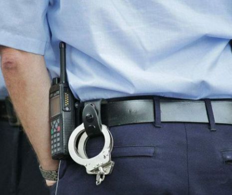 Poliţistul Leuştean a sunat la 112 să reclame că procurorul care îl ancheta i-a furat telefonul