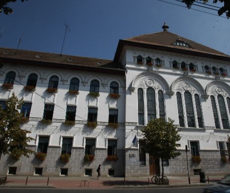 Primăria Timișoara ține SECRETE cursurile de perfecționare pe bani publici