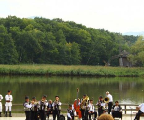 Sărbătoarea muzicii țărănești, la Sibiu
