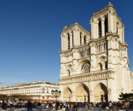 TEROAREA loveşte Franţa DIN NOU! Maşină CAPCANĂ depistată lângă catedrala Notre-Dame din Paris. Două persoane au fost ARESTATE