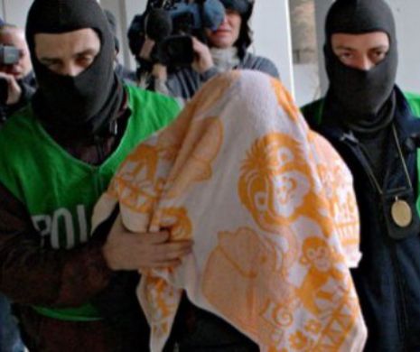 Trei REFUGIAŢI SIRIENI, suspecţi ai ATACULUI de la Paris, au fost ARESTAŢI! Aceştia PLĂNUIAU un NOU ATENTAT în Germania