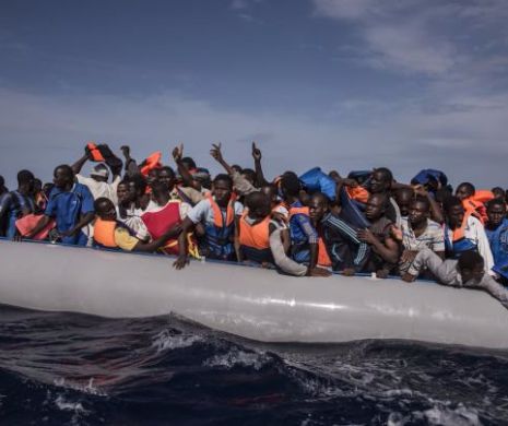 Un oficial al Națiunilor Unite AVERTIZEAZĂ: Un număr URIAȘ de migranți așteaptă să TRAVERSEZE Marea Mediterană, din Libia
