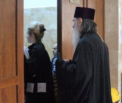 Arhiepiscopul Tomisului, IPS Teodosie, martor într-un proces de șantaj, cu imagini deocheate, la fețe bisericești