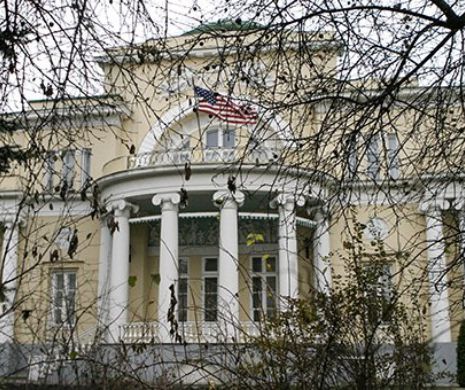 Atac asupra reşedinţei ambasadorului SUA la Moscova. Trei persoane au fost reţinute