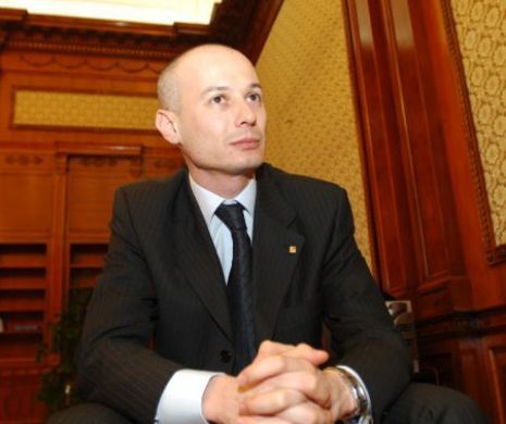 Bogdan Olteanu interceptat de omul de casă a lui SOV