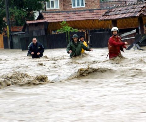 BREAKING NEWS. Potopul de la Pechea. COD ROŞU de inundaţii. Autorităţile au cerut ajutorul Armatei