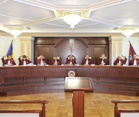 Curtea Constituţională a decis în ce condiţii e constituţională prelungirea controlului judiciar
