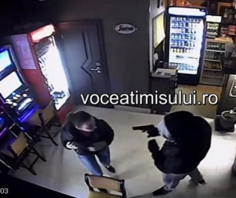 Jaf ca-n filmele americane: hoțul a scos PISTOLUL și a amenințat că trage I VIDEO