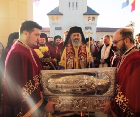 Moaștele Sfântului Nicolae au ajuns la Alba Iulia. De la Kilometrul Zero al României la Kilometrul Zero al Românismului VIDEO