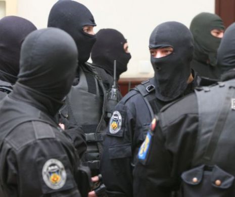 PERCHEZIȚII importante la ZECI DE PERSOANE. Aproape 200 de poliţişti mobilizaţi. ÎNCĂ O COMUNĂ din România VA DEVENI CELEBRĂ la finalul acţiunii