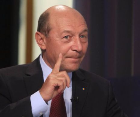 PROFEȚIILE lui Traian Băsescu: ”Klaus Iohannis este un PREȘEDINTE-JUCĂTOR! Va face totul pentru a-l instala din nou PREMIER pe Dacian Cioloș, atât timp cât PSD NU va avea 51% din voturi!