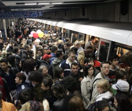 AGLOMERAȚIA de la METROU, un pericol pentru călători. METROREX ia măsuri DRASTICE