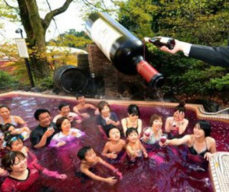 Mod inedit de a face reclamă! Baie în vin franţuzesc într-un oraş din Japonia