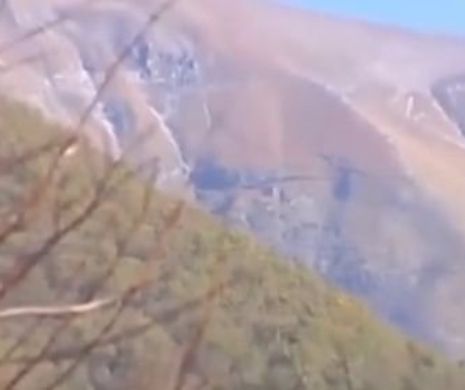 O GAURĂ URIAȘĂ a apărut într-un MUNTE din Italia după cutremur | Video INCREDIBIL