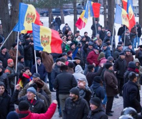 Protest al studenţilor basarabeni în faţa Ambasadei Republicii Moldova la Bucureşti