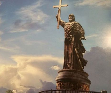 Vladimir Putin a inaugurat statuia lui VLADIMIR cel Mare, amintind că indiferent ce spune Guvernul de la Kiev, ruşii şi ucrainenii sunt acelaşi popor