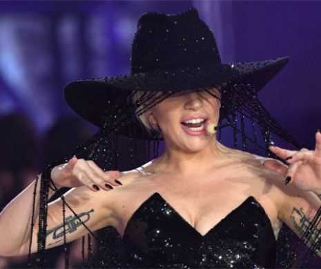 Aşa arată PĂLĂRIA de UN MILION de dolari pe care Lady Gaga a purtat-o la Victoria’s Secret Fashion Show