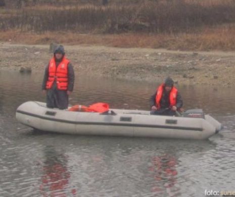 Barbat disparut in Dunare cautat de pompierii ISU Delta