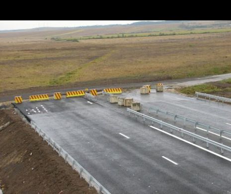 Ministrul Transporturilor: Am deschis doar 18 km de autostradă anul acesta. Nu s-a putut mai mult. Alți 150 km ar putea fi deschişi în 2016