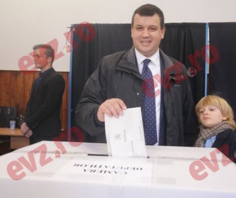 Rezultate alegeri parlamentare 2016. Tomac, cu fiul său la urne