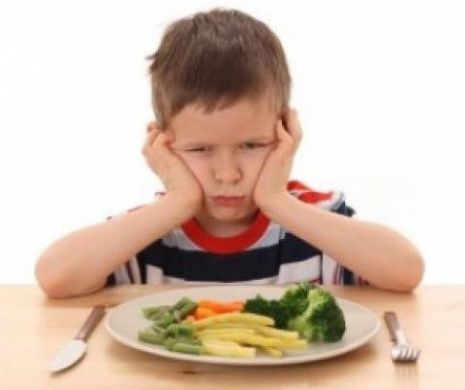 Soluţia pentru a-l convinge pe cel mic să mănânce legume. "După 6 ore, va cere singur de mâncare"