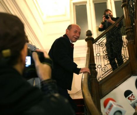 Traian Băsescu: Destinul meu în politică - opoziţia la PSD