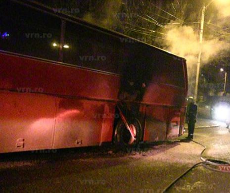 VASLUI. Un autobuz plin ochi cu pasageri a luat foc