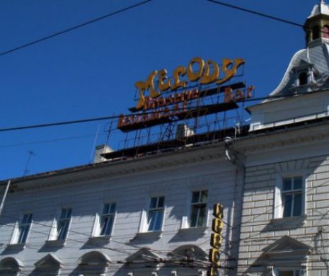 Ce scriu turiştii străini despre hotelurile din Cluj: prostituate în holul unei unităţi de 5 stele şi locaţii perfecte dacă vrei să simţi "atmosfera comunistă decadentăˮ