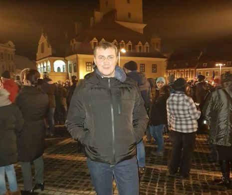 Celebrul poliţist Marian Godină s-a alăturat protestatarilor din Piaţă şi declară răspicat că susţine DNA
