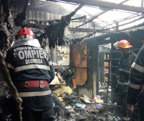 Depozit cu componente electronice distrus de incendiu la Constanța