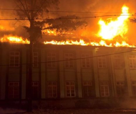 INCENDIU la Spitalul de Psihiatrie. Peste 70 de pacienți evacuați DE URGENȚĂ din fața flăcărilor, pe un ger năpraznic I FOTO