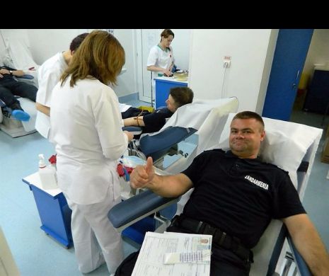 Jandarmii constănțeni donează sânge pentru generalul de aviație Cătălin Băhneanu și colegul său, răniți grav într-un accident rutier