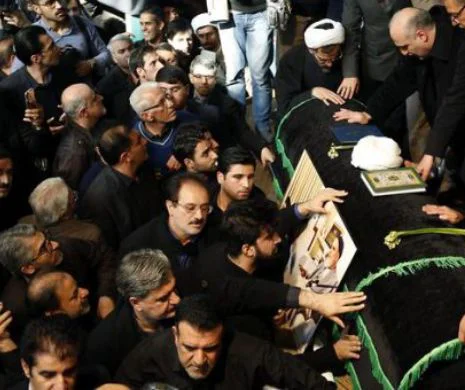 SUTE DE MII de oameni s-au adunat la funeraliile fostului PREȘEDINTE. Autoritățile au decretat zi de DOLIU național