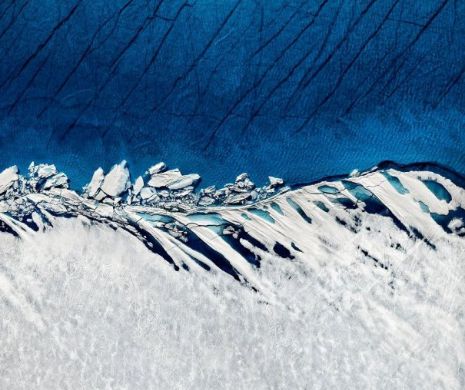 Terifianta frumuseţe a lacurilor albastre din Arctica dezvăluie o situaţie catastrofală. GALERIE FOTO