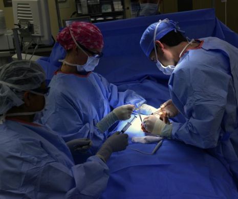 Astăzi la Spitalul Militar, premieră în medicina românescă: intervenții chirurgicale urologice laparoscopice asistate robotic