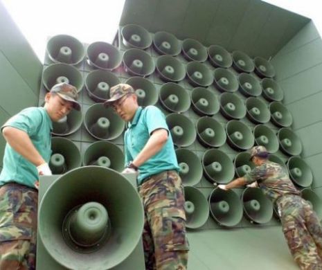 Baterii de MEGAFOANE sud-coreene au transmis în Coreea de Nord vestea ASASINĂRII lui Kim