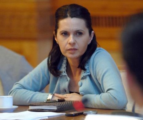 Deputata Adriana Săftoiu propune declanșarea anticipatelor prin demisia în bloc a parlamentarilor din opoziţie