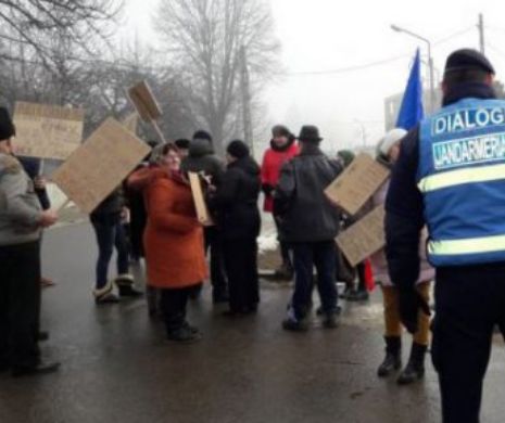 Din nou RĂSCOALĂ la Botoșani. Sătenii din Leorda se revoltă împotriva primarului liberal