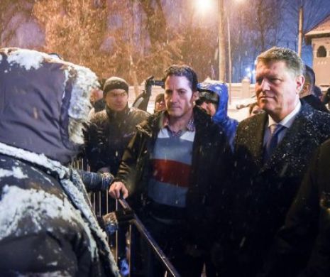 Iohannis a ieşi să se întâlnească cu protestatarii din faţa Palatului Cotroceni