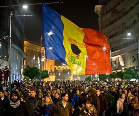 LOVITURĂ pentru MANIFESTANŢI! Senatorul care îi REPREZINTĂ a ADORMIT în mijlocul ŞEDINŢEI