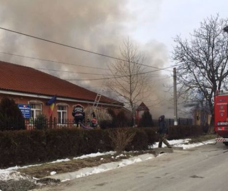 Pericol de explozie la o grădință din Satu Nou. Un atelier vecin, plin cu butelii și diluanți, a luat foc