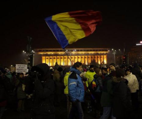 PROTESTE. Bucureștiul se pregătește pentru NOAPTEA ALBĂ A PROTESTELOR împotriva odonanței modificării CODULUI PENAL | UPDATE DIN STRADĂ