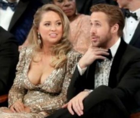 Ryan Gosling, eclipsat la Oscar 2017 de decolteul ametitor al partenerei sale. Cine e femeia care i-a stat la brat