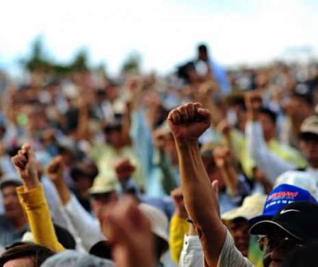 S-a reluat PROTESTUL în PIATA VICTORIEI. Peste 500 de persoane SCANDEAZA la GUVERN