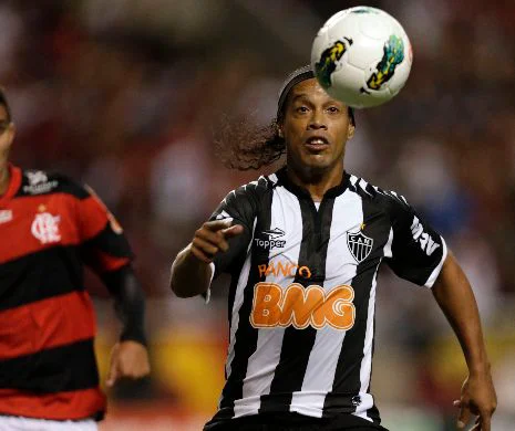 ULTIMA ORĂ. Ronaldinho a ajuns la Dinamo: „Am adus un atacant bun, un jucător de viitor”